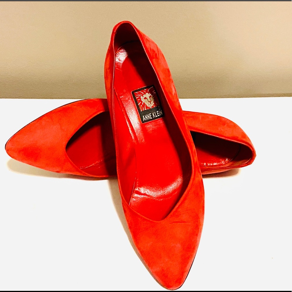 👠Anne Klein Italy 🇮🇹 RED REAL Suede Heels 6